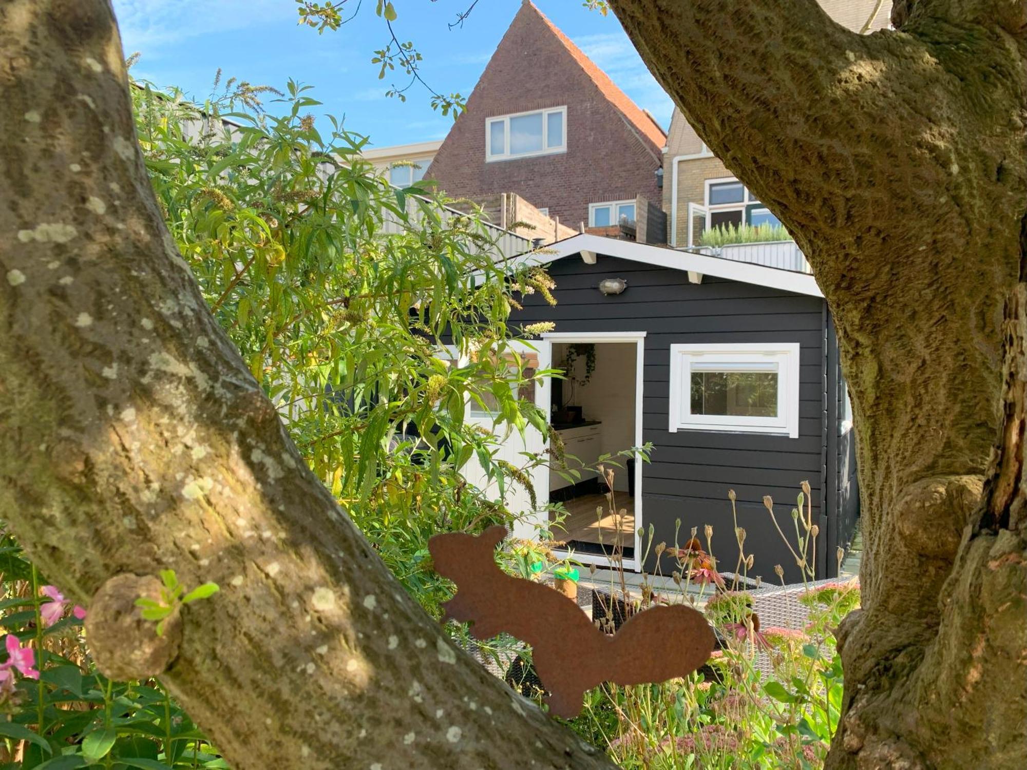 Tiny House Tussen De Grachten Sneek Exterior foto